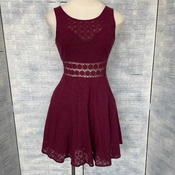 Free People mini Lace Dress Daisy Waist Fit & Flare Burgundy Zipper Closure sz 2 - Picture 1 of 6